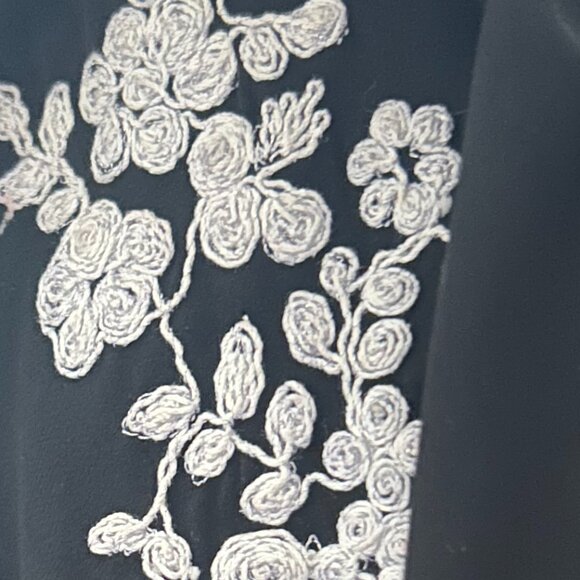 EUC Chico's Black Label Black White Beaded Tunic Top L/12 Resort Boho Chic - Picture 12 of 14